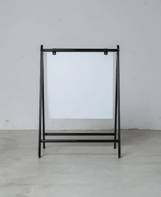 アイアンスタンドサイン - 白/黒