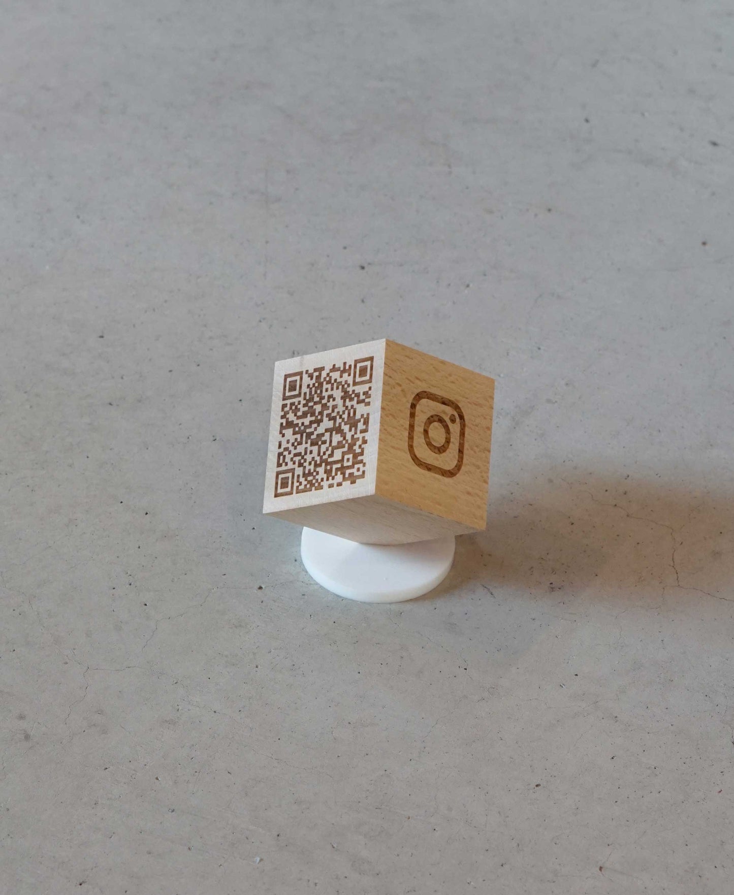 小さな木製ブロックサイン