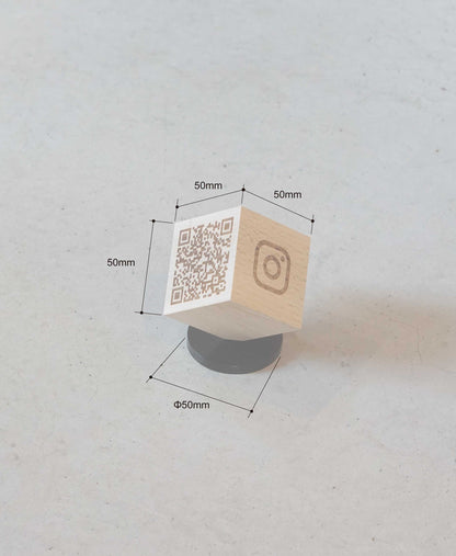 小さな木製ブロックサイン